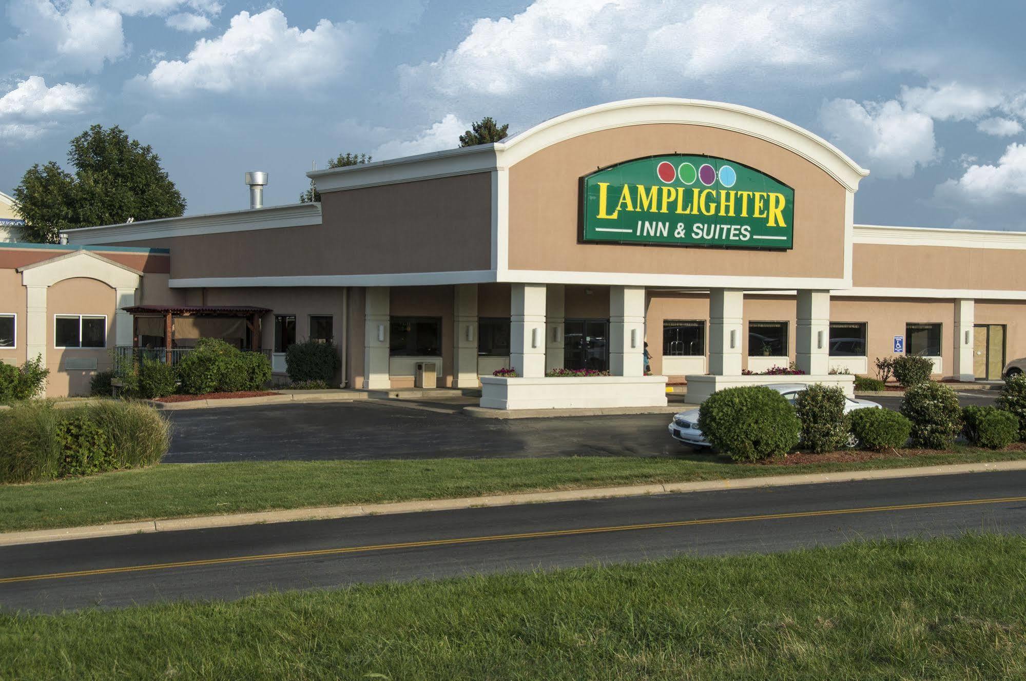 Lamplighter Inn And Suites - North Springfield Exterior photo